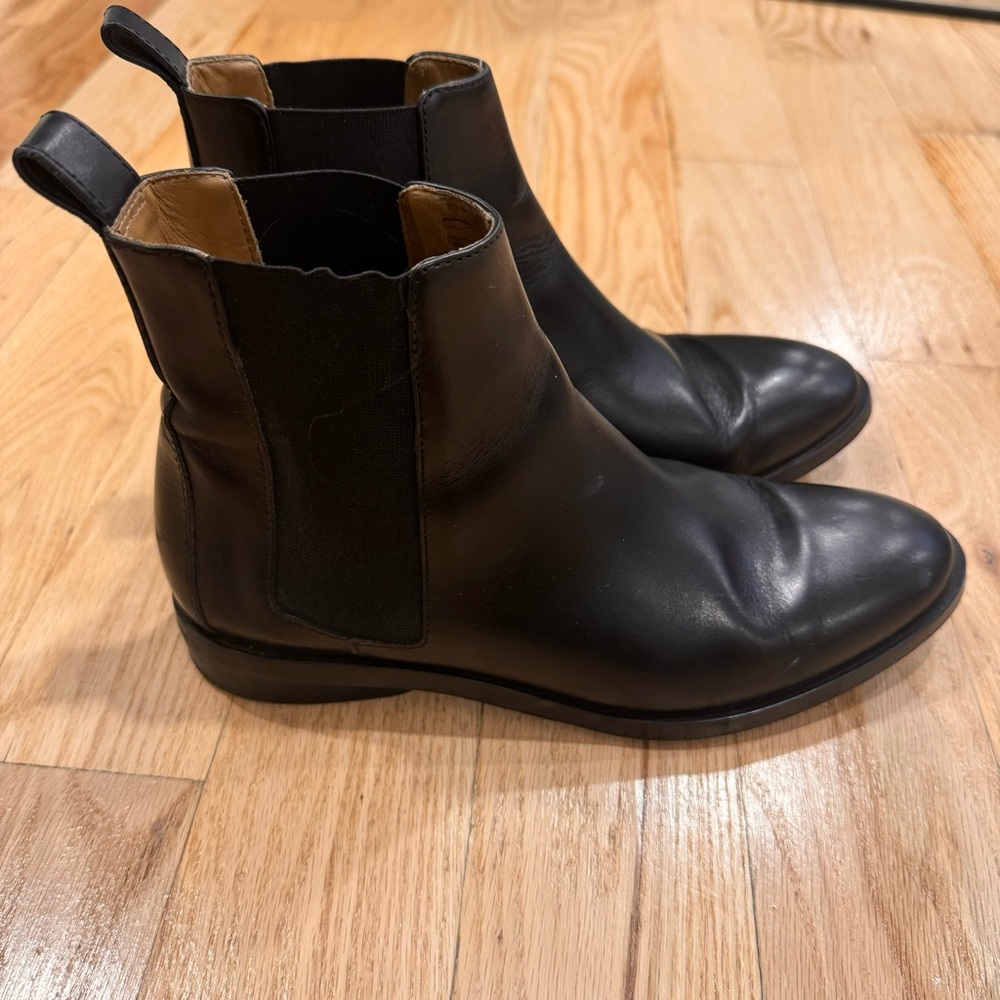 Everlane the modern chelsea boot Italian leather